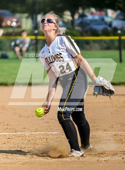 Thumbnail 3 in Valley vs Bettendorf (Rick Doran Classic) photogallery.