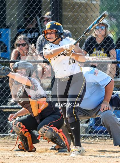 Thumbnail 3 in Valley vs Bettendorf (Rick Doran Classic) photogallery.