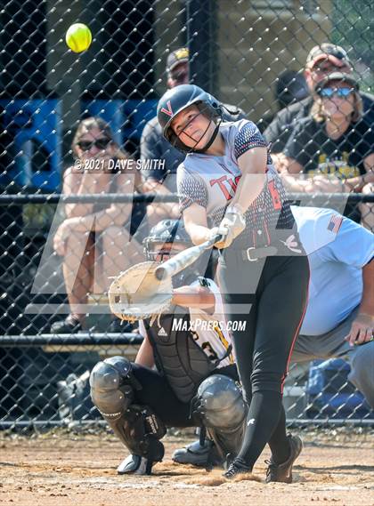Thumbnail 2 in Valley vs Bettendorf (Rick Doran Classic) photogallery.