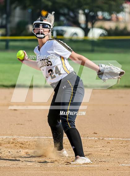 Thumbnail 1 in Valley vs Bettendorf (Rick Doran Classic) photogallery.