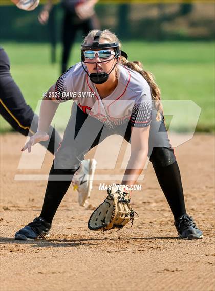 Thumbnail 1 in Valley vs Bettendorf (Rick Doran Classic) photogallery.