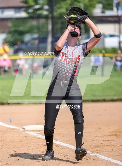 Thumbnail 1 in Valley vs Bettendorf (Rick Doran Classic) photogallery.