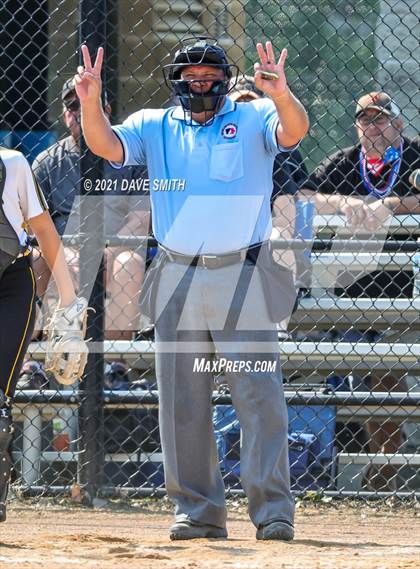 Thumbnail 2 in Valley vs Bettendorf (Rick Doran Classic) photogallery.