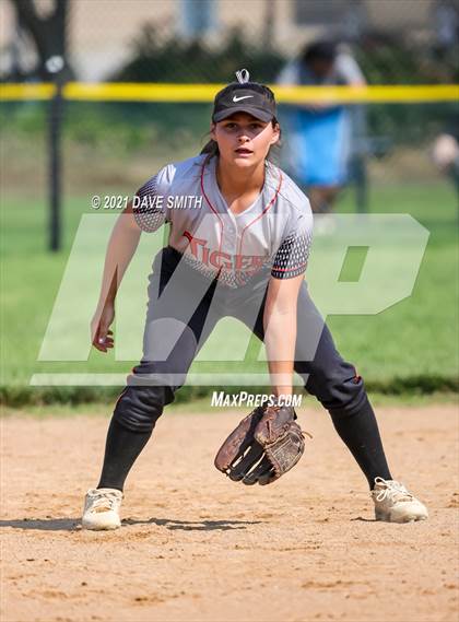 Thumbnail 1 in Valley vs Bettendorf (Rick Doran Classic) photogallery.