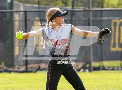 Thumbnail 1 in Valley vs Bettendorf (Rick Doran Classic) photogallery.