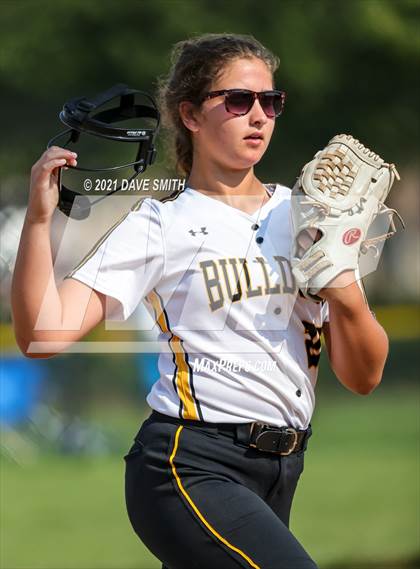 Thumbnail 2 in Valley vs Bettendorf (Rick Doran Classic) photogallery.