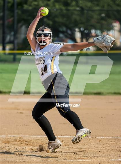 Thumbnail 3 in Valley vs Bettendorf (Rick Doran Classic) photogallery.