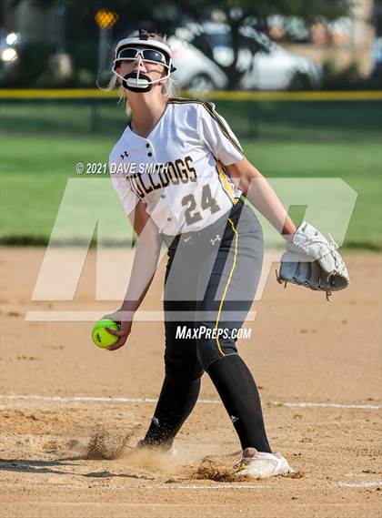 Thumbnail 2 in Valley vs Bettendorf (Rick Doran Classic) photogallery.