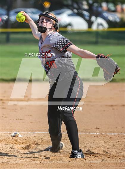 Thumbnail 2 in Valley vs Bettendorf (Rick Doran Classic) photogallery.