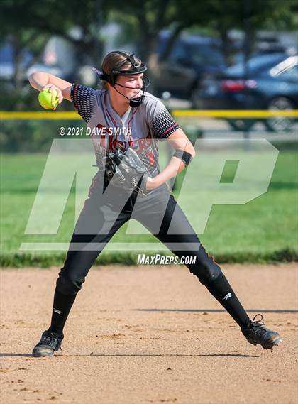 Thumbnail 1 in Valley vs Bettendorf (Rick Doran Classic) photogallery.