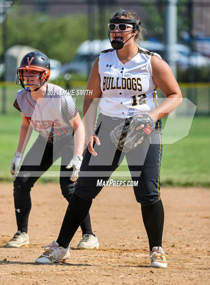 Thumbnail 2 in Valley vs Bettendorf (Rick Doran Classic) photogallery.