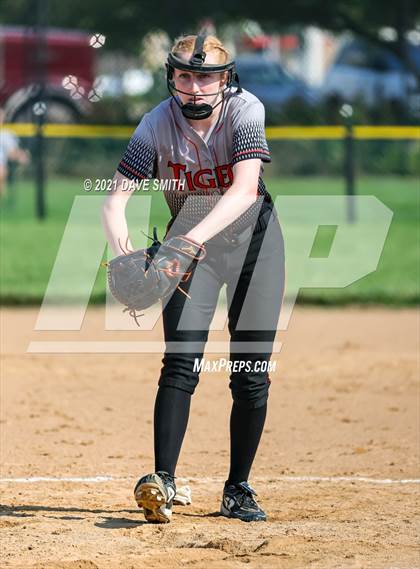 Thumbnail 3 in Valley vs Bettendorf (Rick Doran Classic) photogallery.