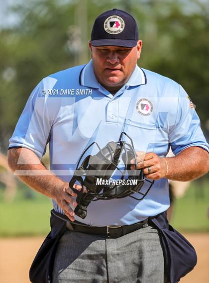 Thumbnail 3 in Valley vs Bettendorf (Rick Doran Classic) photogallery.