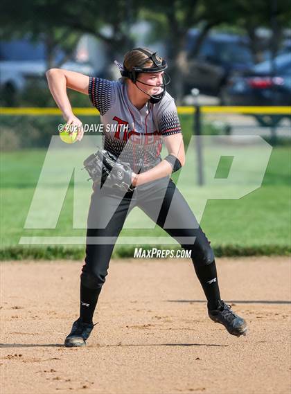 Thumbnail 3 in Valley vs Bettendorf (Rick Doran Classic) photogallery.