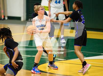 Thumbnail 1 in Westview vs. Estrella Foothills (Judy Dixon Holiday Tournament) photogallery.