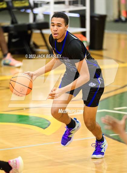 Thumbnail 2 in Westview vs. Estrella Foothills (Judy Dixon Holiday Tournament) photogallery.