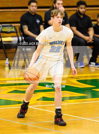 Thumbnail 2 in Westview vs. Estrella Foothills (Judy Dixon Holiday Tournament) photogallery.