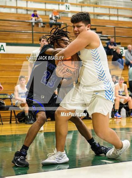 Thumbnail 1 in Westview vs. Estrella Foothills (Judy Dixon Holiday Tournament) photogallery.