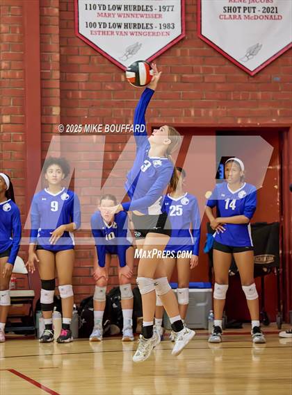 Thumbnail 2 in Wiseburn Da Vinci vs Bishop Diego (CIF-SS D6 Round 2) photogallery.