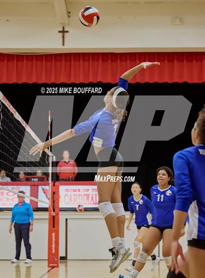 Thumbnail 2 in Wiseburn Da Vinci vs Bishop Diego (CIF-SS D6 Round 2) photogallery.