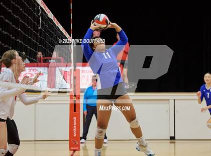 Thumbnail 1 in Wiseburn Da Vinci vs Bishop Diego (CIF-SS D6 Round 2) photogallery.