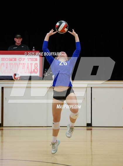 Thumbnail 2 in Wiseburn Da Vinci vs Bishop Diego (CIF-SS D6 Round 2) photogallery.