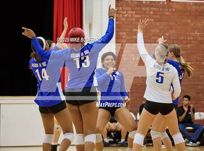 Thumbnail 2 in Wiseburn Da Vinci vs Bishop Diego (CIF-SS D6 Round 2) photogallery.