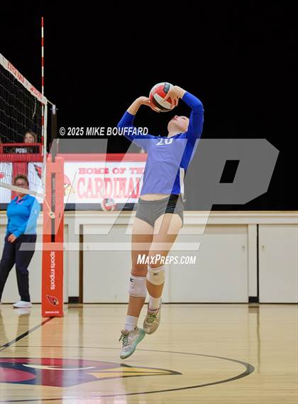 Thumbnail 1 in Wiseburn Da Vinci vs Bishop Diego (CIF-SS D6 Round 2) photogallery.
