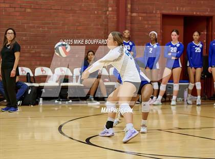 Thumbnail 3 in Wiseburn Da Vinci vs Bishop Diego (CIF-SS D6 Round 2) photogallery.