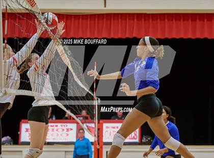 Thumbnail 2 in Wiseburn- Da Vinci vs Bishop Diego (CIF-SS D6 Round 2) photogallery.