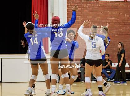 Thumbnail 3 in Wiseburn Da Vinci vs Bishop Diego (CIF-SS D6 Round 2) photogallery.