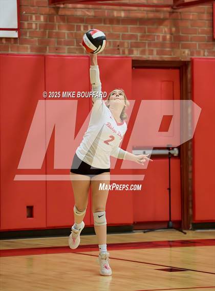 Thumbnail 2 in Wiseburn Da Vinci vs Bishop Diego (CIF-SS D6 Round 2) photogallery.