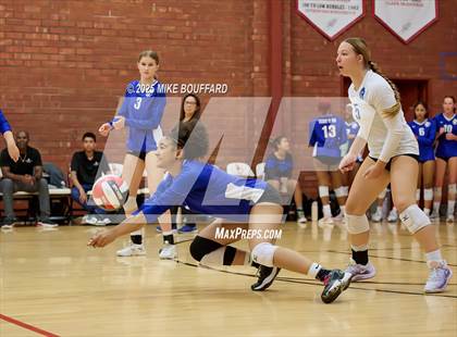 Thumbnail 1 in Wiseburn Da Vinci vs Bishop Diego (CIF-SS D6 Round 2) photogallery.