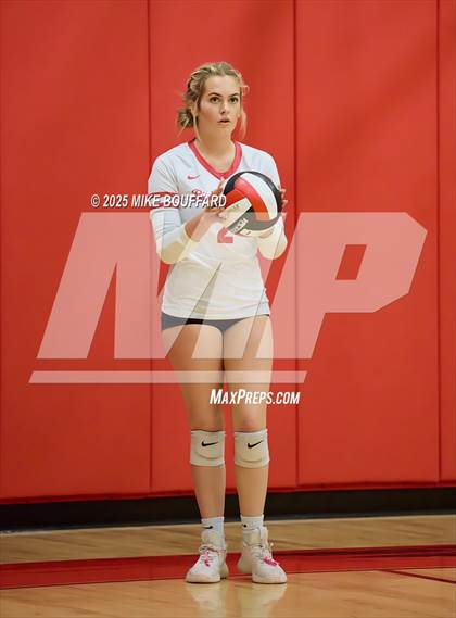 Thumbnail 1 in Wiseburn Da Vinci vs Bishop Diego (CIF-SS D6 Round 2) photogallery.