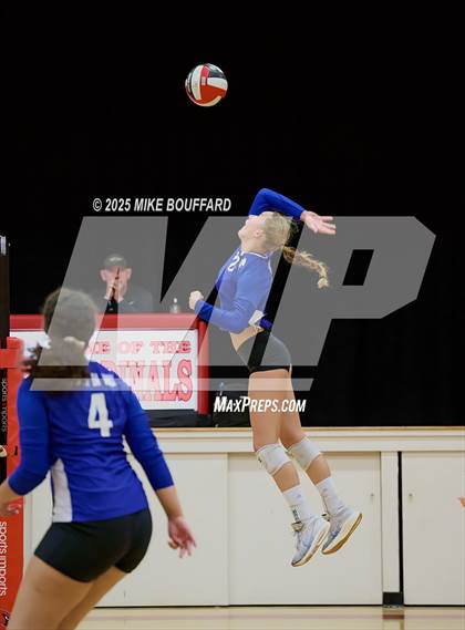 Thumbnail 1 in Wiseburn- Da Vinci vs Bishop Diego (CIF-SS D6 Round 2) photogallery.