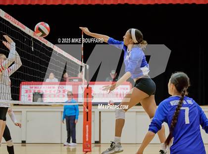 Thumbnail 3 in Wiseburn Da Vinci vs Bishop Diego (CIF-SS D6 Round 2) photogallery.