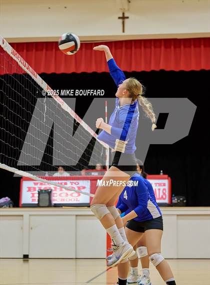 Thumbnail 3 in Wiseburn Da Vinci vs Bishop Diego (CIF-SS D6 Round 2) photogallery.