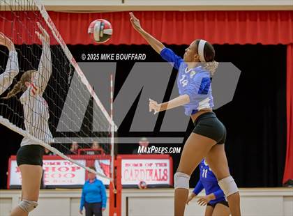 Thumbnail 1 in Wiseburn Da Vinci vs Bishop Diego (CIF-SS D6 Round 2) photogallery.