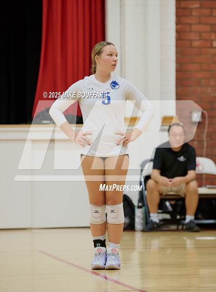 Thumbnail 1 in Wiseburn Da Vinci vs Bishop Diego (CIF-SS D6 Round 2) photogallery.