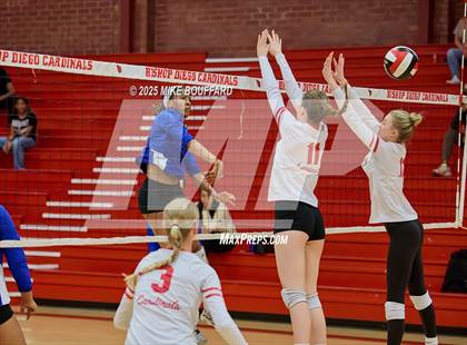 Thumbnail 3 in Wiseburn Da Vinci vs Bishop Diego (CIF-SS D6 Round 2) photogallery.