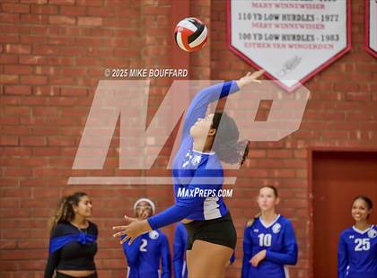 Thumbnail 1 in Wiseburn Da Vinci vs Bishop Diego (CIF-SS D6 Round 2) photogallery.