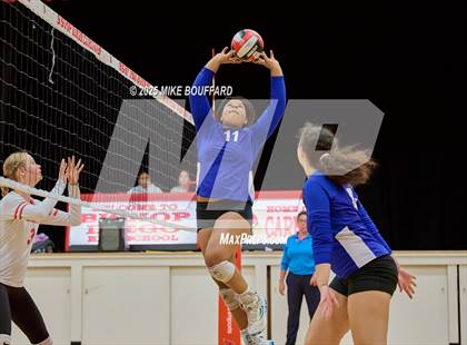 Thumbnail 3 in Wiseburn Da Vinci vs Bishop Diego (CIF-SS D6 Round 2) photogallery.