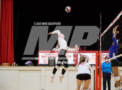 Thumbnail 1 in Wiseburn Da Vinci vs Bishop Diego (CIF-SS D6 Round 2) photogallery.