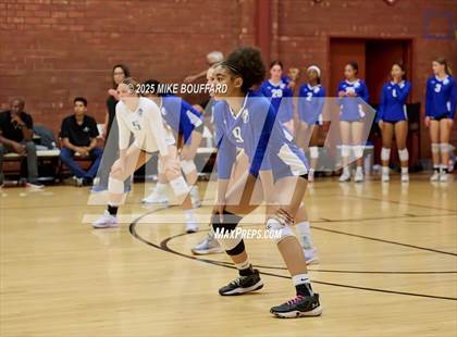 Thumbnail 1 in Wiseburn Da Vinci vs Bishop Diego (CIF-SS D6 Round 2) photogallery.