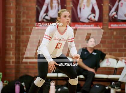 Thumbnail 2 in Wiseburn- Da Vinci vs Bishop Diego (CIF-SS D6 Round 2) photogallery.