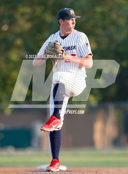 Thumbnail 2 in Village Christian vs Maranatha photogallery.