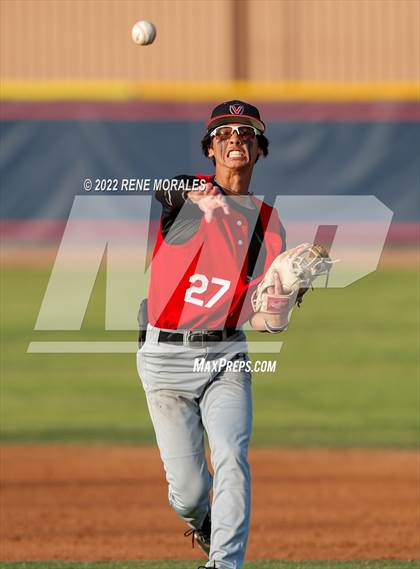 Thumbnail 3 in Village Christian vs Maranatha photogallery.