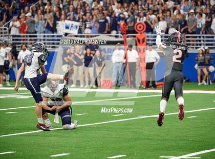 Thumbnail 1 in Sharyland vs. Boerne-Champion (UIL 5A Regional Playoff) photogallery.