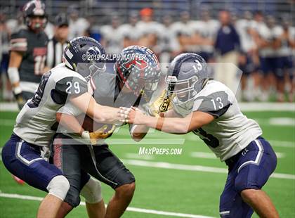 Thumbnail 3 in Sharyland vs. Boerne-Champion (UIL 5A Regional Playoff) photogallery.