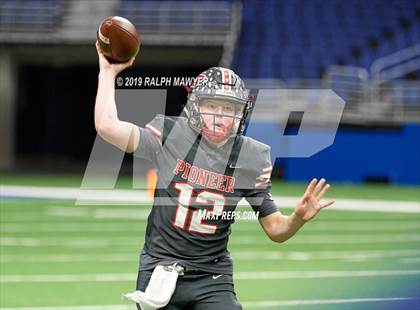 Thumbnail 3 in Sharyland vs. Boerne-Champion (UIL 5A Regional Playoff) photogallery.